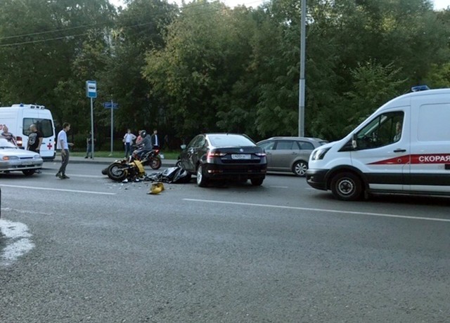 Байкер погиб в ДТП на улице Флотской в Москве