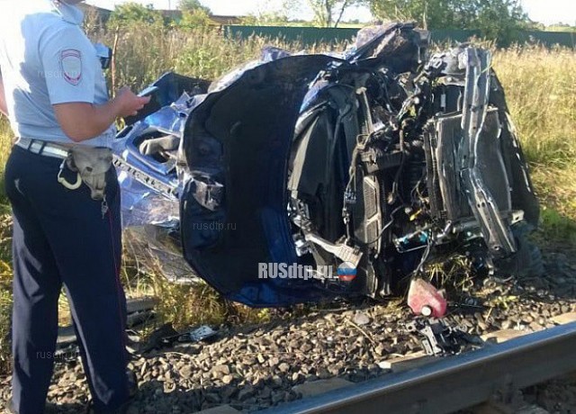 В Ленинградской области в ДТП с поездом погибли два человека