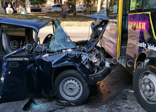 В Кисловодске в ДТП с автобусом пострадали 5 человек. ВИДЕО