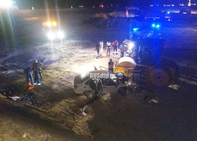 В Крыму автомобиль слетел с трассы «Таврида» и врезался в каток