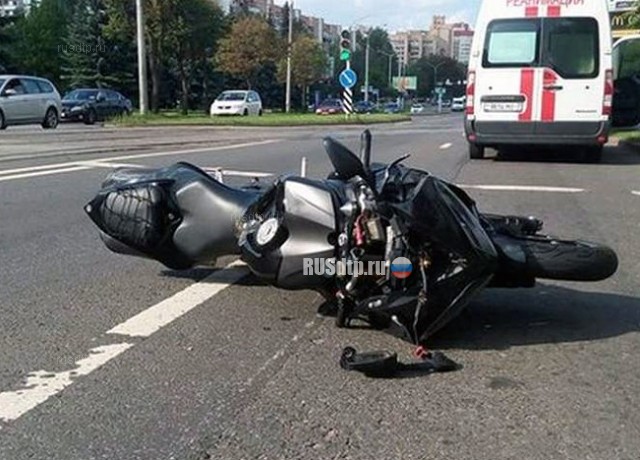 ДТП с мотоциклистом возле ТЦ «Лето» в Серпухове. ВИДЕО