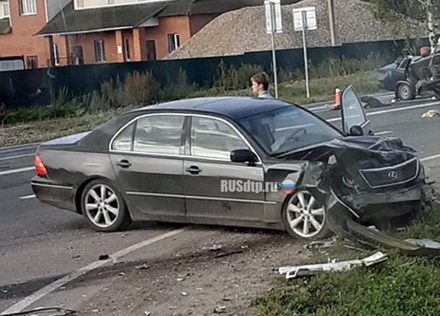«Lexus» смял «Жигули» в ДТП под Костромой