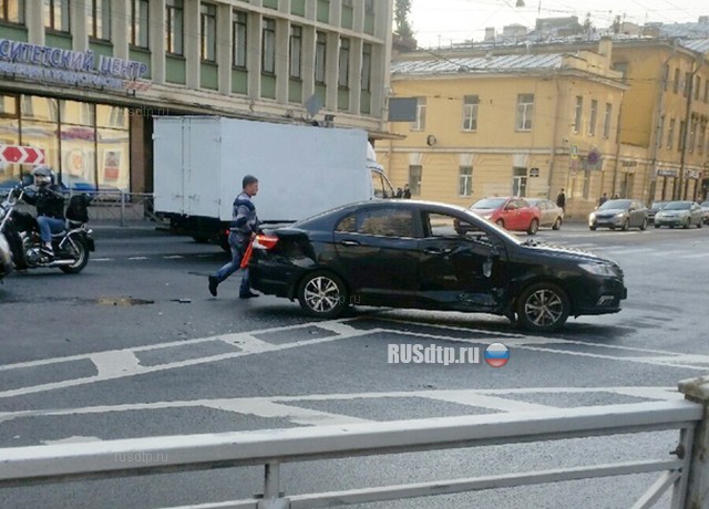 В Петербурге пострадал мотоциклист. ВИДЕО