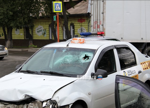В Абакане в ДТП погибла пассажирка такси