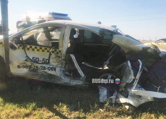 Две пассажирки такси погибли в ДТП на Кубани
