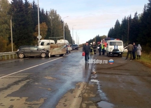 Автобус с отказавшими тормозами попал в смертельное ДТП под Нижним Тагилом