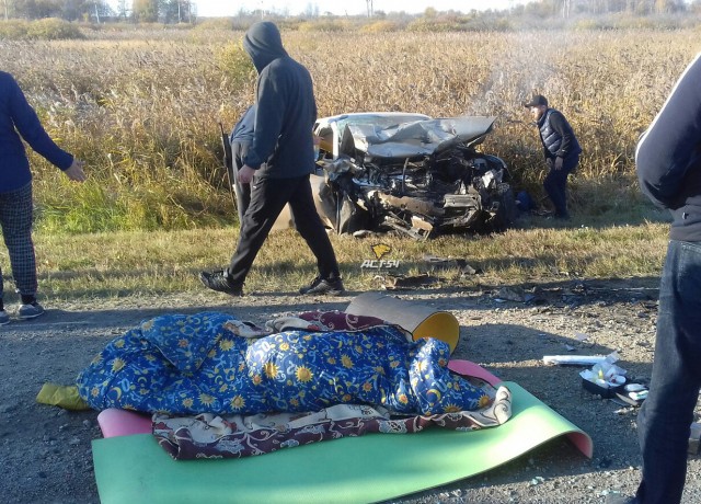 Один человек погиб в лобовом столкновении двух «Тойот» под Новосибирском