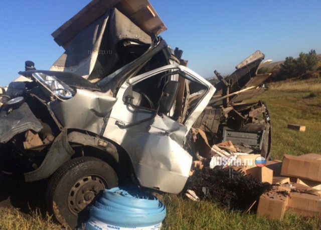 В ДТП с тремя грузовиками на трассе М-4 погиб человек