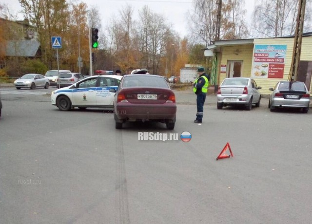Автомобиль сбил школьницу в Петрозаводске. ВИДЕО