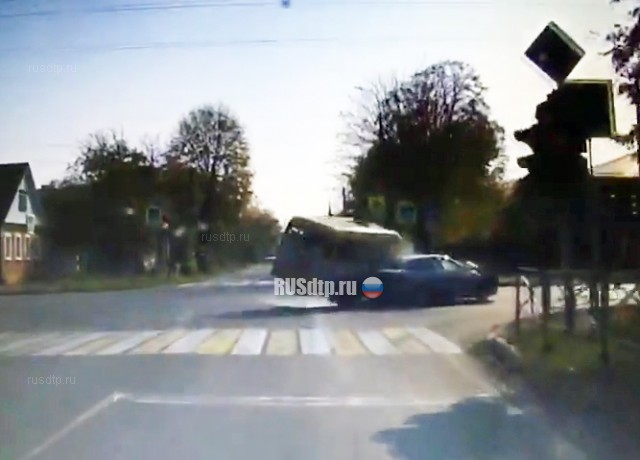 Жесткое ДТП с маршруткой произошло в Майкопе. ВИДЕО