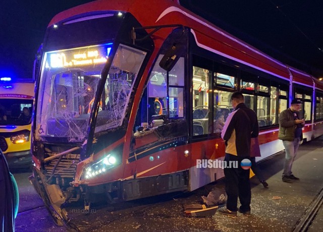 16 человек пострадали в ДТП с трамваем и маршруткой в Петербурге