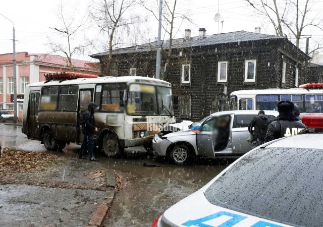 Водитель Mitsubishi погиб в ДТП в Томске