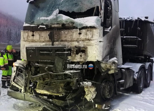 Водитель МАЗа погиб в ДТП на трассе «Енисей»