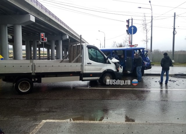 7 работников Почты России пострадали в ДТП в Твери. ВИДЕО
