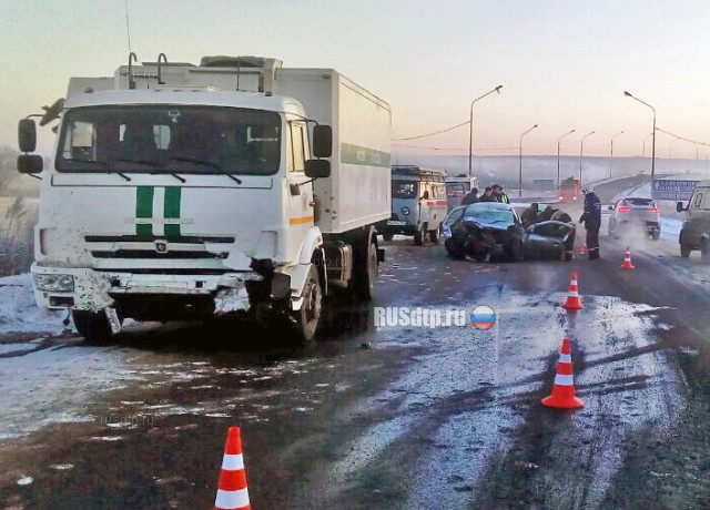 Женщина погибла в ДТП с автозаком в Челябинской области