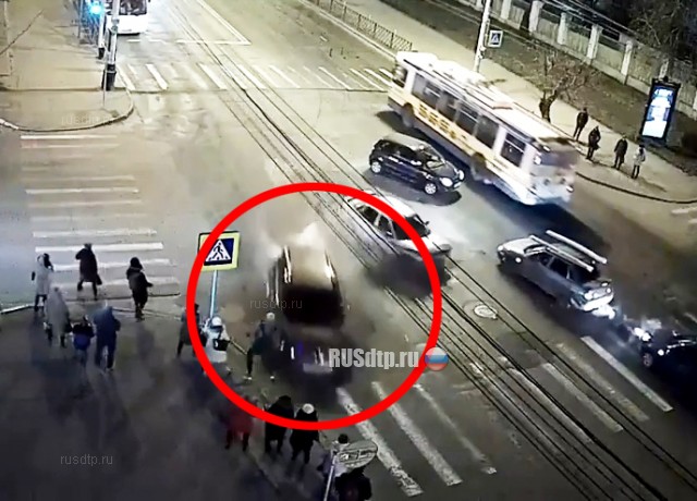 Камера запечатлела момент наезда на пешеходов в Тамбове