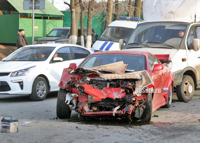 В Ульяновске в массовом ДТП пострадали 8 человек. ВИДЕО