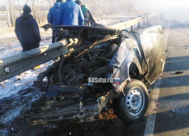 «Приору» порвало на части в ДТП на трассе М-7 в Башкирии