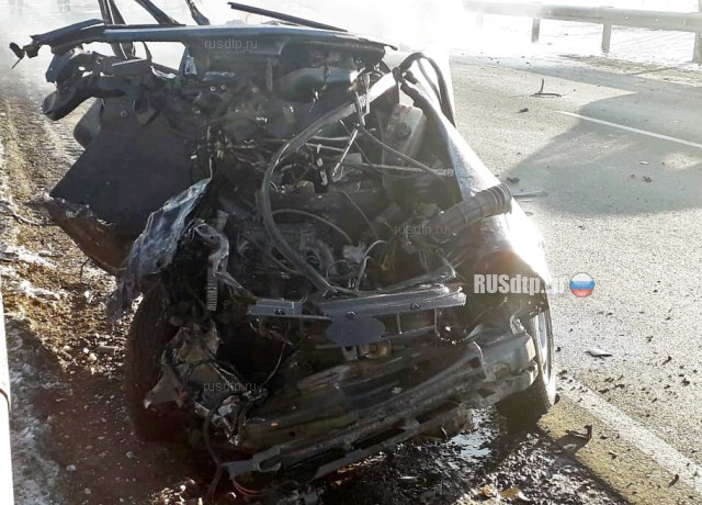 «Приору» порвало на части в ДТП на трассе М-7 в Башкирии