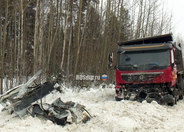 Водитель «Мазды» и два его пассажира погибли в ДТП под Нижневартовском