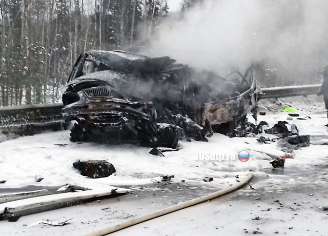Водитель «Газели» сгорел в своей машине после массового ДТП в ХМАО