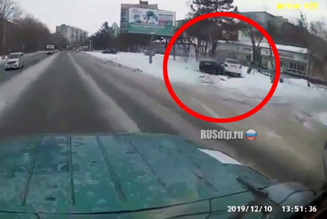В Хабаровске пьяный водитель попал в ДТП, скрываясь с места другого ДТП