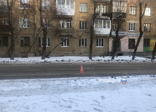 Ребенок попал под колеса машины в Екатеринбурге. ВИДЕО