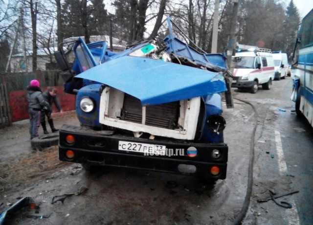 В Ивановской области в ДТП с автобусом погиб водитель грузовика