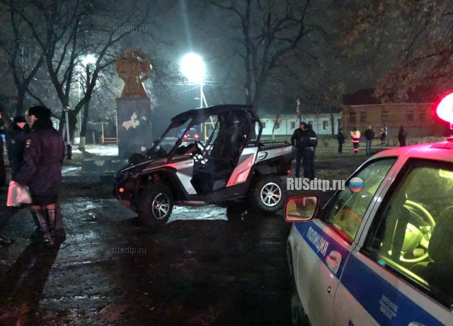 В Мичуринске багги врезался в памятник: погиб пассажир