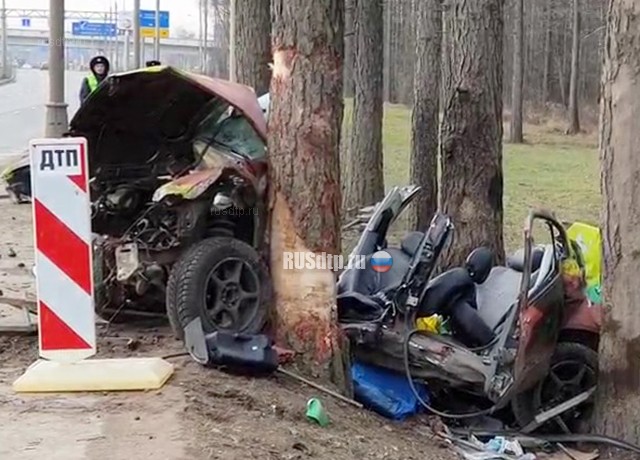 Автомобиль разорвало на части на Калужском шоссе