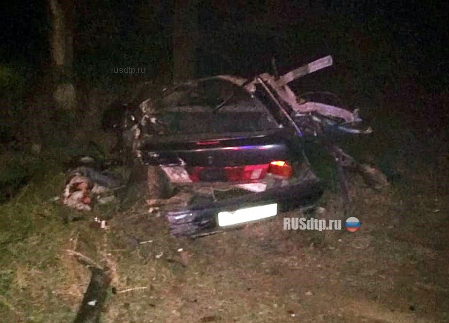 На Ставрополье водитель ВАЗа погиб, столкнувшись с двумя грузовиками
