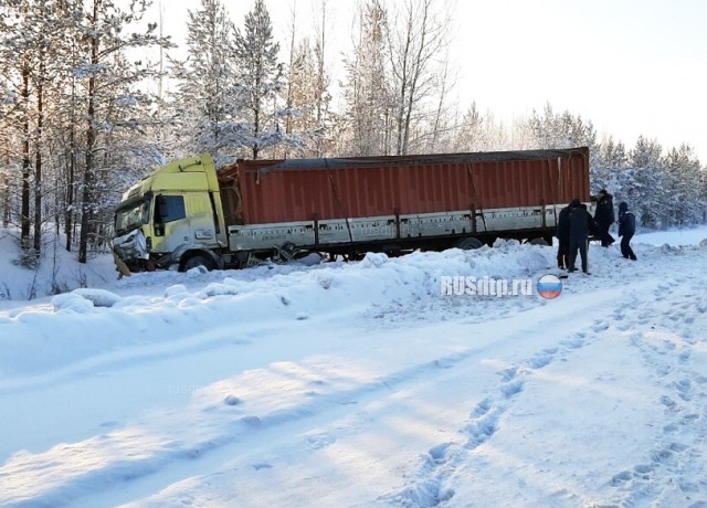 «Хонду» разорвало на части на трассе «Тюмень – Ханты-Мансийск»