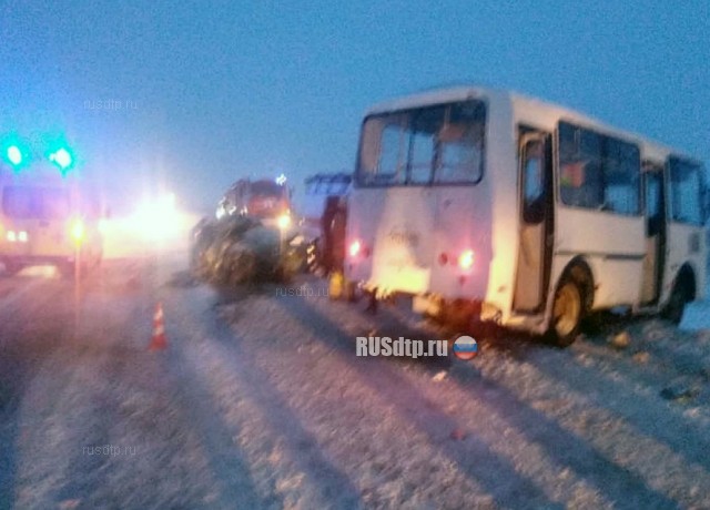 В Нижегородской области в ДТП с автобусом погибли два человека