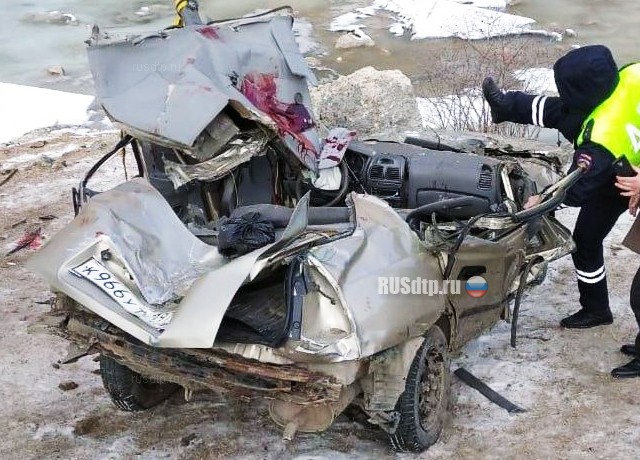 В Дагестане автомобиль с людьми улетел в пропасть