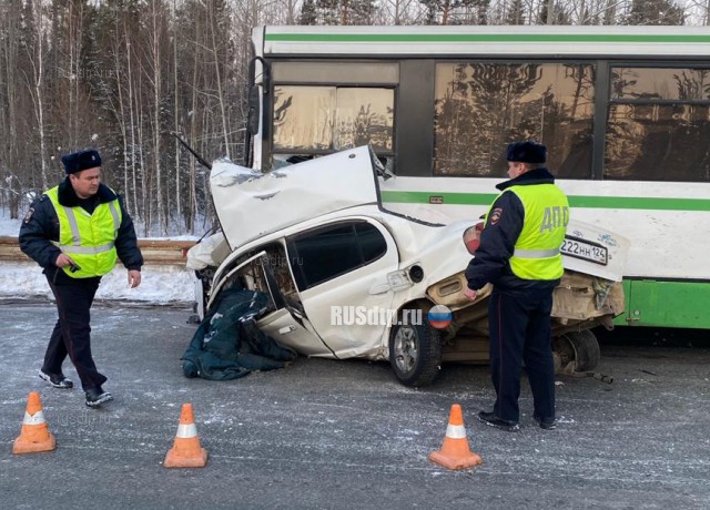 Женщина погибла в ДТП с автобусом в Красноярском крае