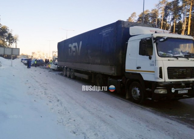 Мужчина и женщина погибли в ДТП на на Кольцовском тракте в Екатеринбурге