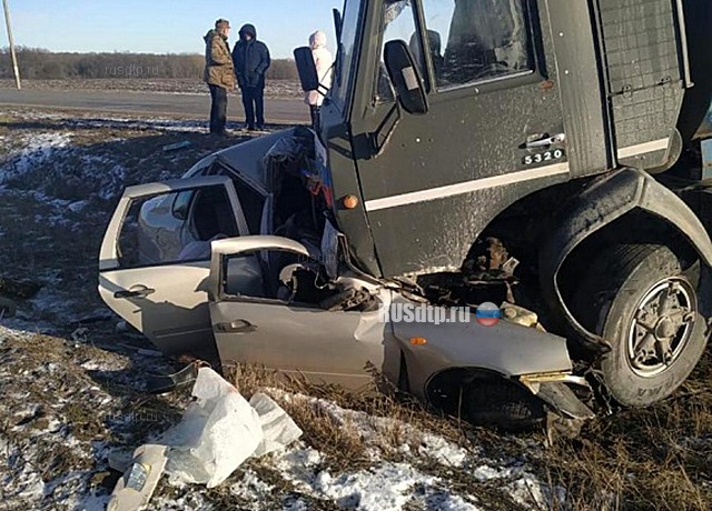 Трое погибли под встречным КАМАЗом в Курской области