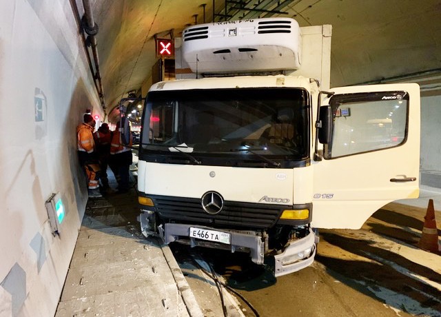 Один человек погиб в массовом ДТП в сочинском тоннеле. ВИДЕО