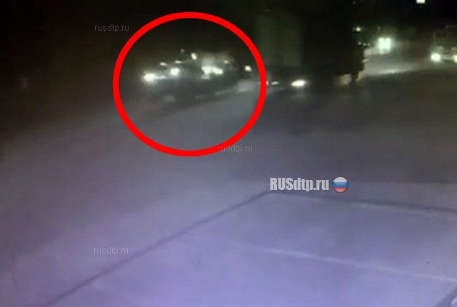 На Кубани полицейский врезался в машину с семьей. ВИДЕО
