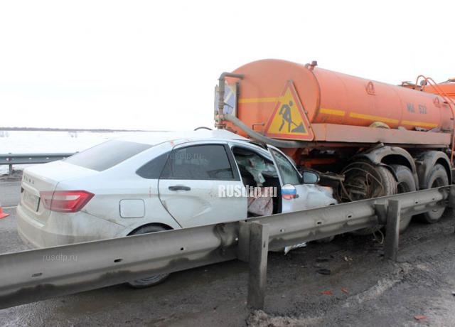 На трассе Тюмень — Омск водитель «Весты» «убил» своего пассажира