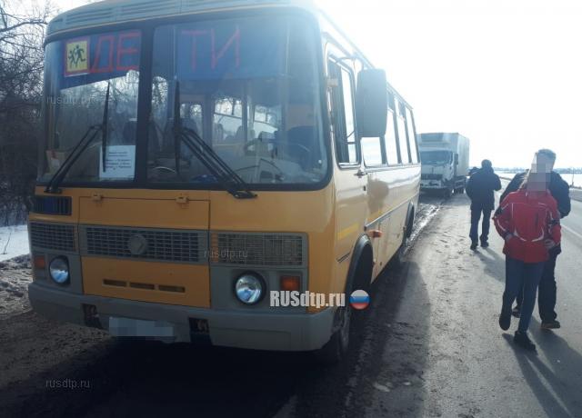 Школьный автобус и грузовик столкнулись в Башкирии