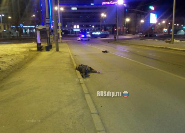 В Екатеринбурге мажор на «Лексусе» насмерть сбил пешехода и «убил» свою пассажирку