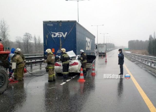 Водитель и пассажир «Инфинити» погибли в ДТП на трассе М-11