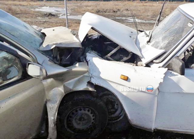 Трое погибли в лобовом столкновении автомобилей в Туве