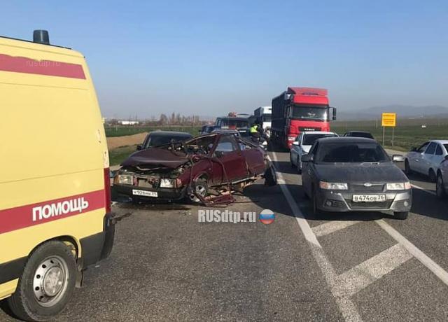 Водитель «Лады» разбился об «Infiniti» на трассе «Кавказ» в Дагестане