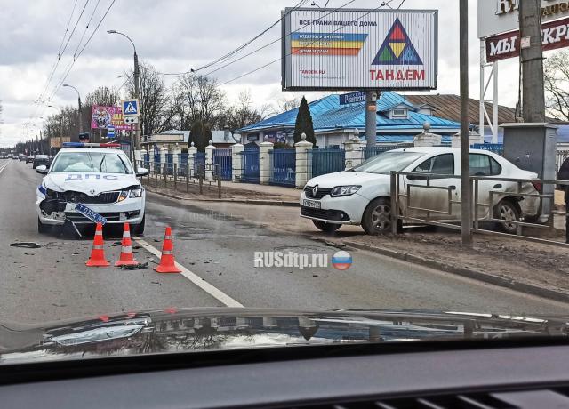 Во время погони за «золотым» Audi в Твери пострадал гражданский автомобиль. ВИДЕО
