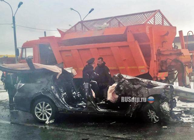 На Выборгском шоссе в Санкт-Петербурге погиб 33-летний мужчина