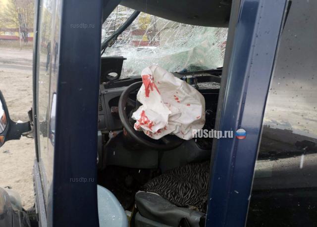 Аварийный комиссар спровоцировал ДТП с маршруткой в Чебоксарах