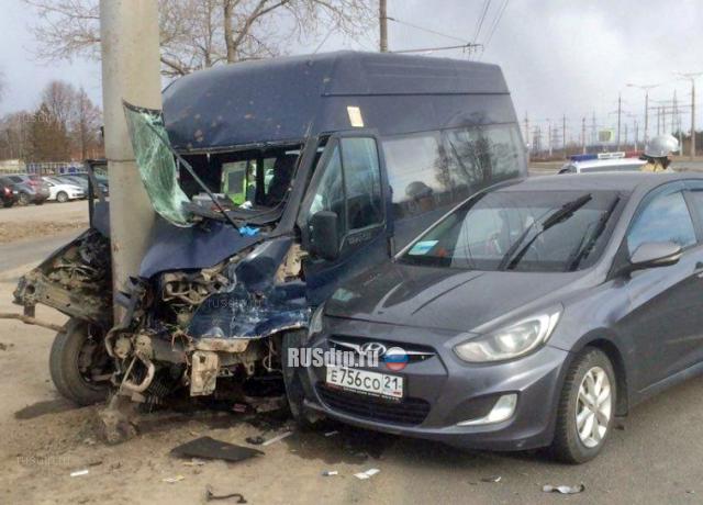 Аварийный комиссар спровоцировал ДТП с маршруткой в Чебоксарах