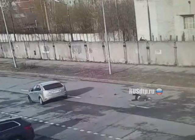 В Петербурге автомобиль сбил пожилого велосипедиста